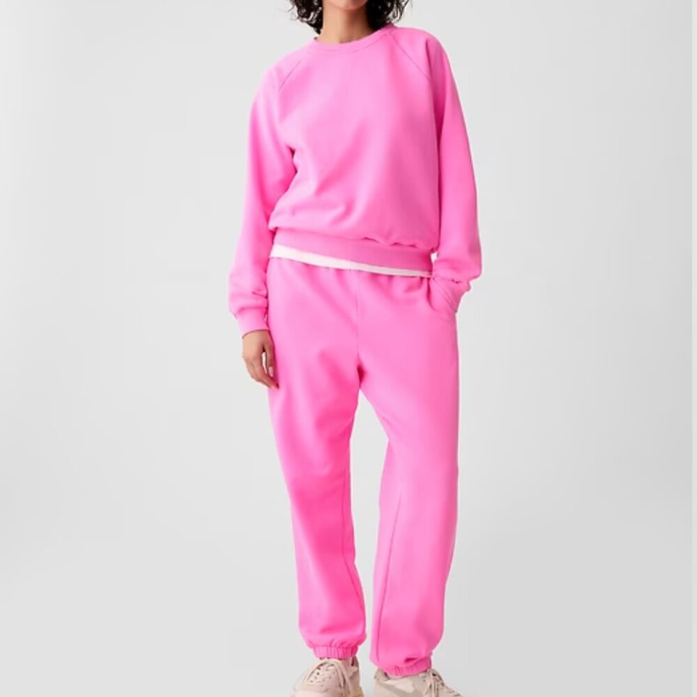 GAP Vintage Soft Raglan Sweatshirt & High Rise Boyfriend Joggers matching set